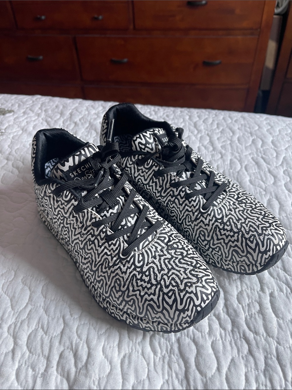 Skechers Black & White Abstract Print Lace-Up Sneakers